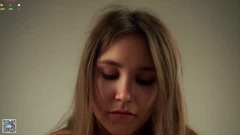 Emilia online show from October 3, 2025, 1:13 am