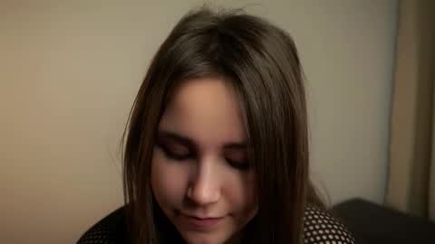 Emilia online show from October 6, 2025, 12:52 am