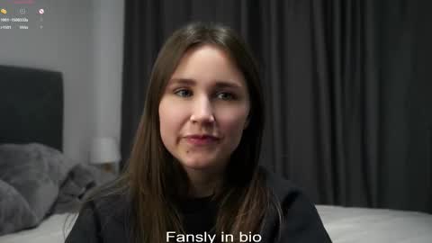 Emilia online show from October 13, 2025, 1:38 am