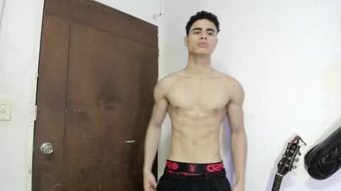 zenzhu online show from December 5, 2024, 11:51 pm