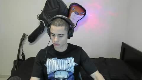 zenzhu online show from December 31, 2024, 11:39 pm