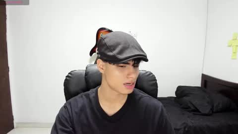 zenzhu online show from November 22, 2025, 12:53 am