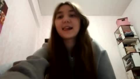 zeniabrossoit online show from April 13, 2026, 3:28 pm