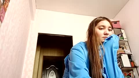 zeniabrossoit online show from April 18, 2026, 8:51 am