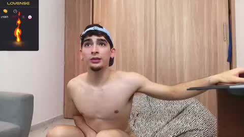 Snapshot of zenn_rush chatting on December 28, 2024, 3:15 pm Zenn online show from December 28, 2024, 3:15 pm