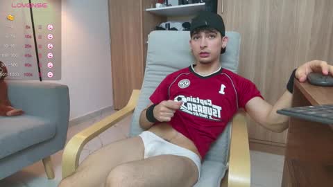 Snapshot of zenn_rush chatting on February 22, 2025, 2:52 pm Zenn online show from February 22, 2025, 2:52 pm