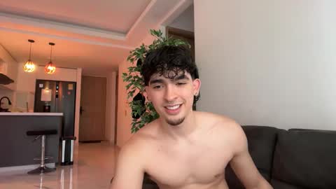 Snapshot of zenn_rush chatting on March 6, 2026, 8:49 pm Zenn online show from March 6, 2026, 8:49 pm