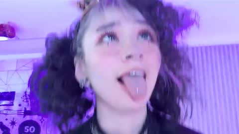    online show from December 19, 2025, 3:19 pm