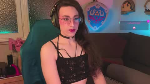 Snapshot of zesty_peach chatting on May 22, 2026, 10:04 pm zesty_peach online show from May 22, 2026, 10:04 pm