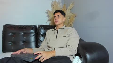 Zeus Brant online show from April 21, 2026, 1:39 pm