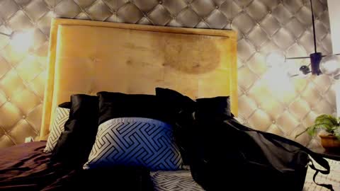 zeus online show from January 19, 2025, 6:10 pm