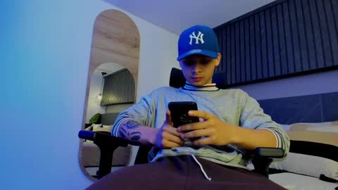 zeus online show from February 13, 2025, 4:32 am