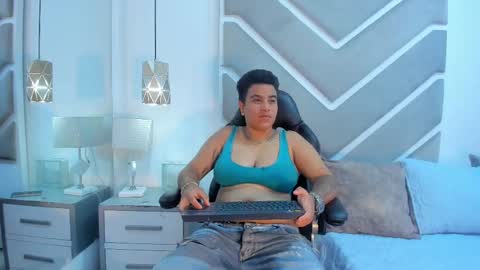 zeussmithh online show from October 7, 2025, 1:41 pm