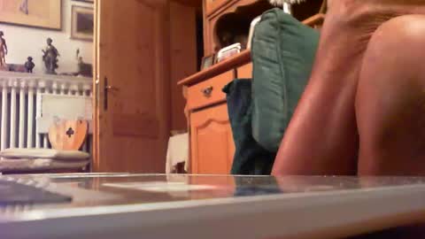 Snapshot of zevioo77 chatting on September 30, 2025, 5:18 pm zevioo77 online show from September 30, 2025, 5:18 pm