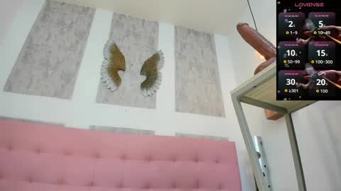 ZHAMIRA  ANDRES online show from April 21, 2026, 10:34 pm