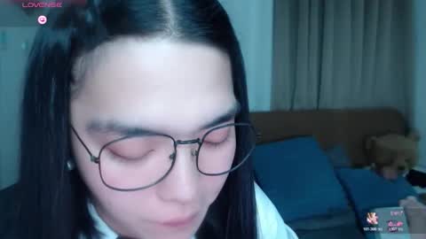 im your lovely zhaviabigcock here online show from April 23, 2026, 4:35 am