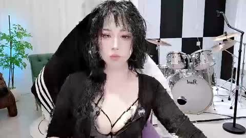 zhen online show from September 9, 2025, 4:28 pm