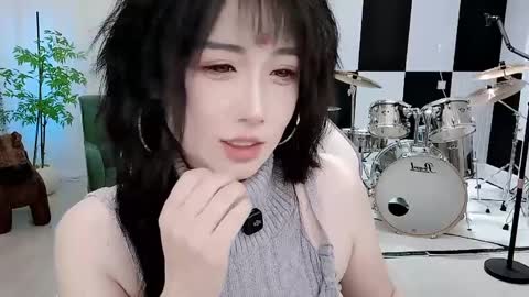 zhen online show from September 13, 2025, 5:57 pm