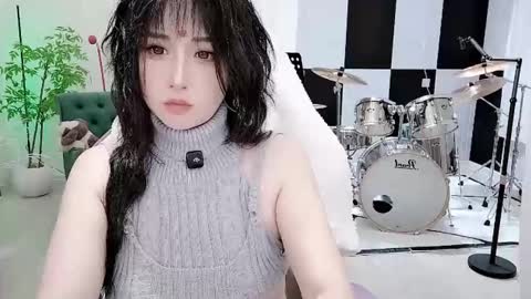 zhen online show from September 30, 2025, 8:25 pm