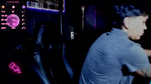 zhoestrong online show from March 10, 2025, 12:37 pm