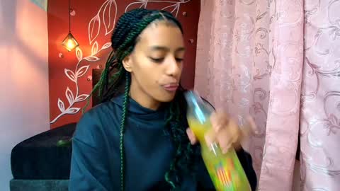 Zia Green online show from December 11, 2024, 12:02 pm