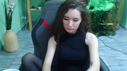 Snapshot of zianichols chatting on February 4, 2025, 10:13 pm zianichols online show from February 4, 2025, 10:13 pm