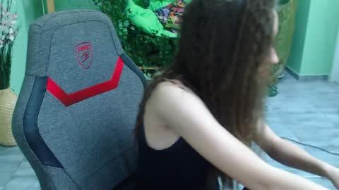 Snapshot of zianichols chatting on February 6, 2025, 8:02 pm zianichols online show from February 6, 2025, 8:02 pm