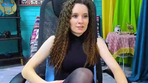 Snapshot of zianichols chatting on February 11, 2025, 12:16 pm zianichols online show from February 11, 2025, 12:16 pm