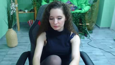 Snapshot of zianichols chatting on February 11, 2025, 9:25 pm zianichols online show from February 11, 2025, 9:25 pm