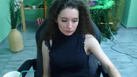 Snapshot of zianichols chatting on February 12, 2025, 12:37 am zianichols online show from February 12, 2025, 12:37 am