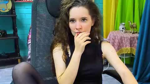 Snapshot of zianichols chatting on February 12, 2025, 3:16 pm zianichols online show from February 12, 2025, 3:16 pm