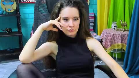 Snapshot of zianichols chatting on February 12, 2025, 6:19 pm zianichols online show from February 12, 2025, 6:19 pm