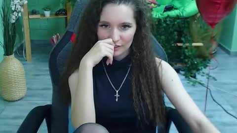 Snapshot of zianichols chatting on February 15, 2025, 1:31 am zianichols online show from February 15, 2025, 1:31 am