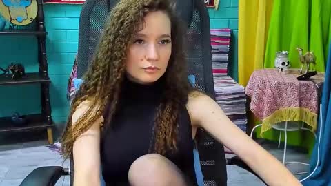 Snapshot of zianichols chatting on February 24, 2025, 2:26 pm zianichols online show from February 24, 2025, 2:26 pm