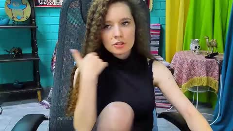 Snapshot of zianichols chatting on February 24, 2025, 8:36 pm zianichols online show from February 24, 2025, 8:36 pm