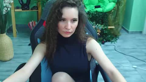 Snapshot of zianichols chatting on February 24, 2025, 11:41 pm zianichols online show from February 24, 2025, 11:41 pm