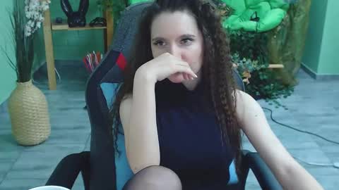 Snapshot of zianichols chatting on February 25, 2025, 9:13 pm zianichols online show from February 25, 2025, 9:13 pm