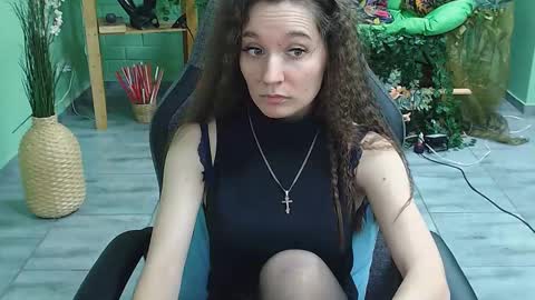 Snapshot of zianichols chatting on February 27, 2025, 5:58 pm zianichols online show from February 27, 2025, 5:58 pm