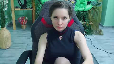 Snapshot of zianichols chatting on March 1, 2025, 2:37 am zianichols online show from March 1, 2025, 2:37 am