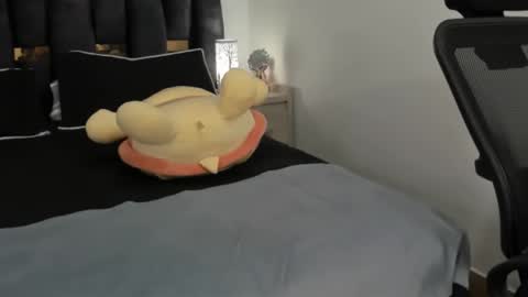 ziataylor online show from February 12, 2025, 12:16 am