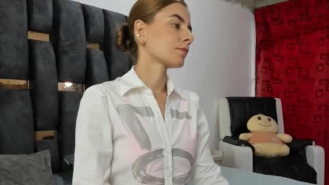 ziataylor online show from March 6, 2025, 9:42 pm