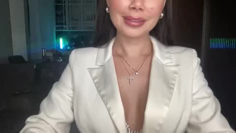 Nensi online show from November 28, 2025, 6:43 pm