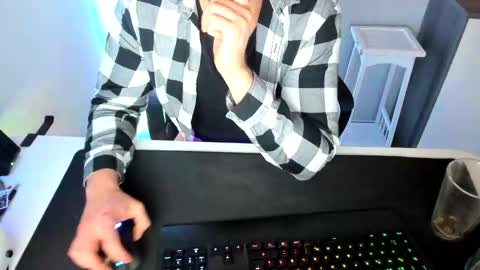 ziemlichflutschig online show from January 6, 2025, 4:13 pm