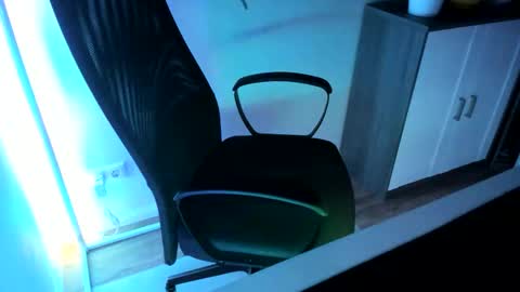 ziemlichflutschig online show from October 27, 2025, 5:11 am