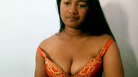 Snapshot of zina479102 chatting on July 17, 2026, 2:13 pm elly online show from July 17, 2026, 2:13 pm