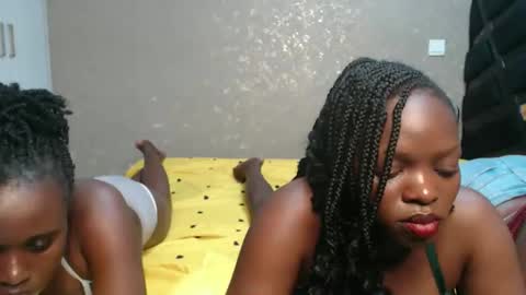 Snapshot of zinadine_ chatting on January 17, 2026, 7:06 pm Zinadine online show from January 17, 2026, 7:06 pm