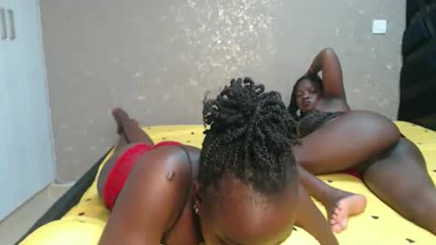 Snapshot of zinadine_ chatting on January 19, 2026, 7:23 am Zinadine online show from January 19, 2026, 7:23 am