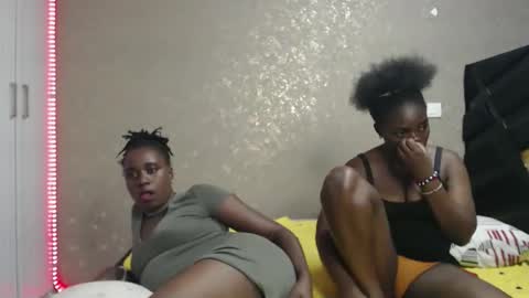 Snapshot of zinadine_ chatting on February 1, 2026, 7:23 pm Zinadine online show from February 1, 2026, 7:23 pm