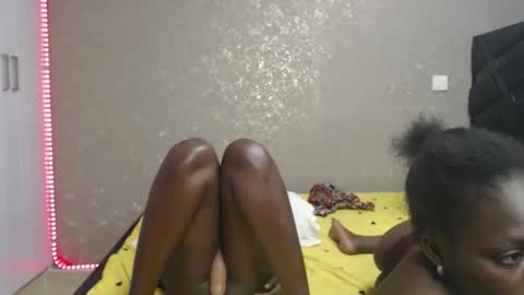 Snapshot of zinadine_ chatting on February 4, 2026, 6:52 am Zinadine online show from February 4, 2026, 6:52 am