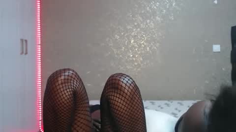 Snapshot of zinadine_ chatting on February 4, 2026, 6:58 pm Zinadine online show from February 4, 2026, 6:58 pm